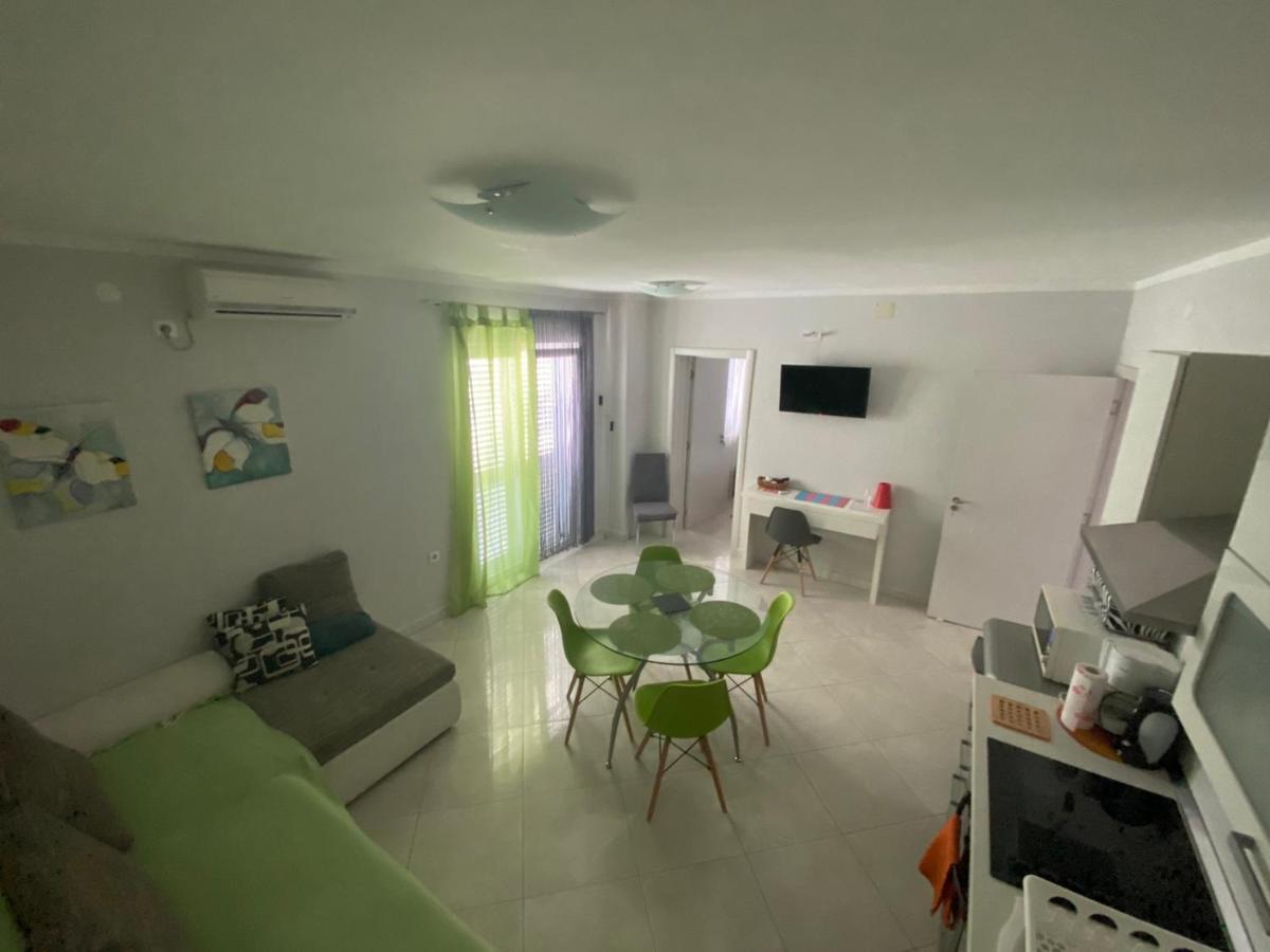 Apartments Jerine Tribunj  Exterior photo