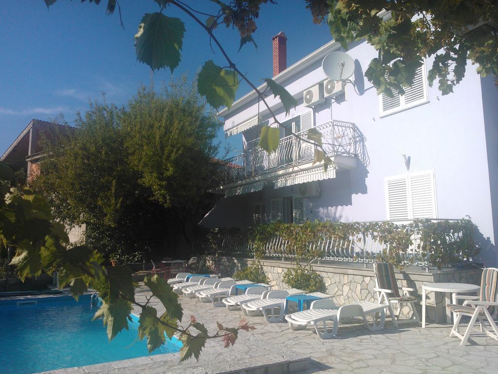 Apartments Jerine Tribunj  Exterior photo