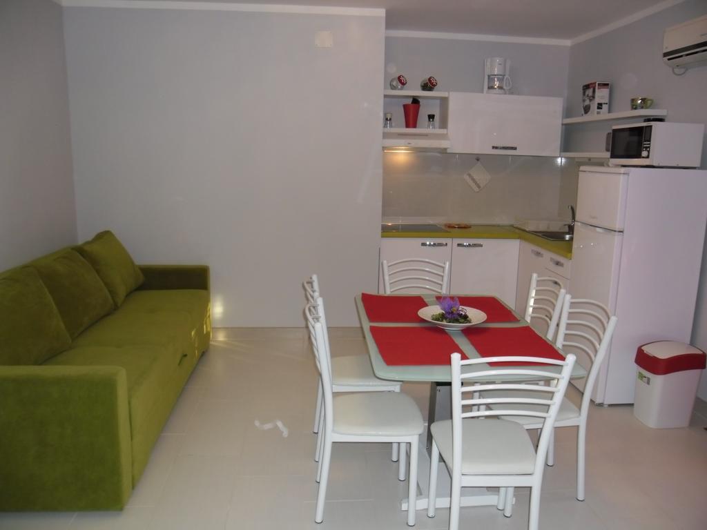 Apartments Jerine Tribunj  Room photo